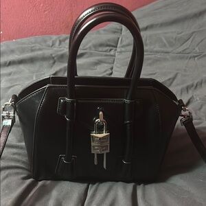 Givenchy antigona lock bag